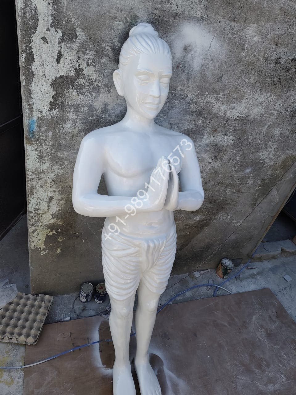 FIBER WELCOME SADHU STATUE